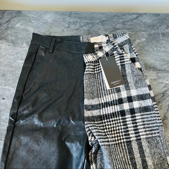 TWOTWINSTYLE Highwaist Asymmetrical Wool & PU pant - Picture 10 of 13